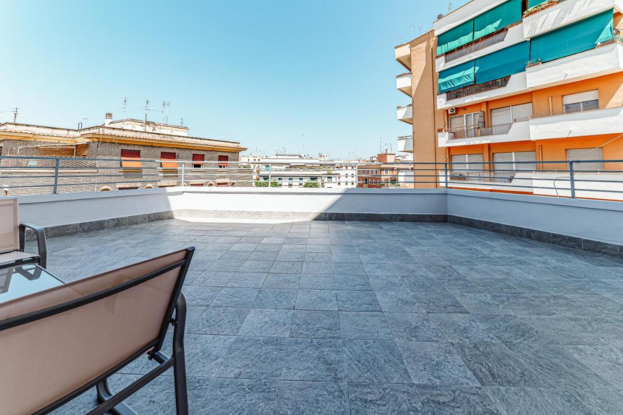 Roof Terrace In Rome - Piazza Bologna Apartment Bagian luar foto